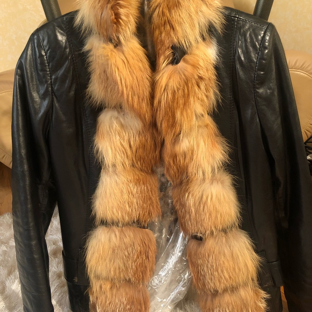 Leather Jacket With Fox fur - Picture 7 of 8
